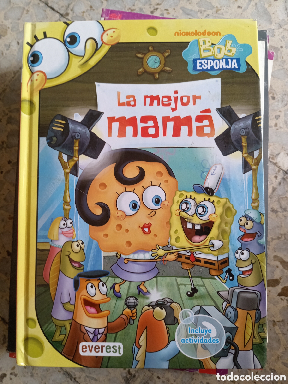 Libros de segunda mano: BOB ESPONJA LA MEJOR MAMA TAPAS DURAS NICKELODEON EVEREST - Foto 1
