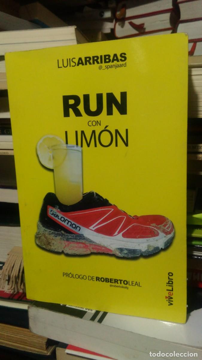 Libros de segunda mano: RUN CON LIM&Oacute;N, LUIS ARRIBAS, ED. VIVELIBRO - Foto 1