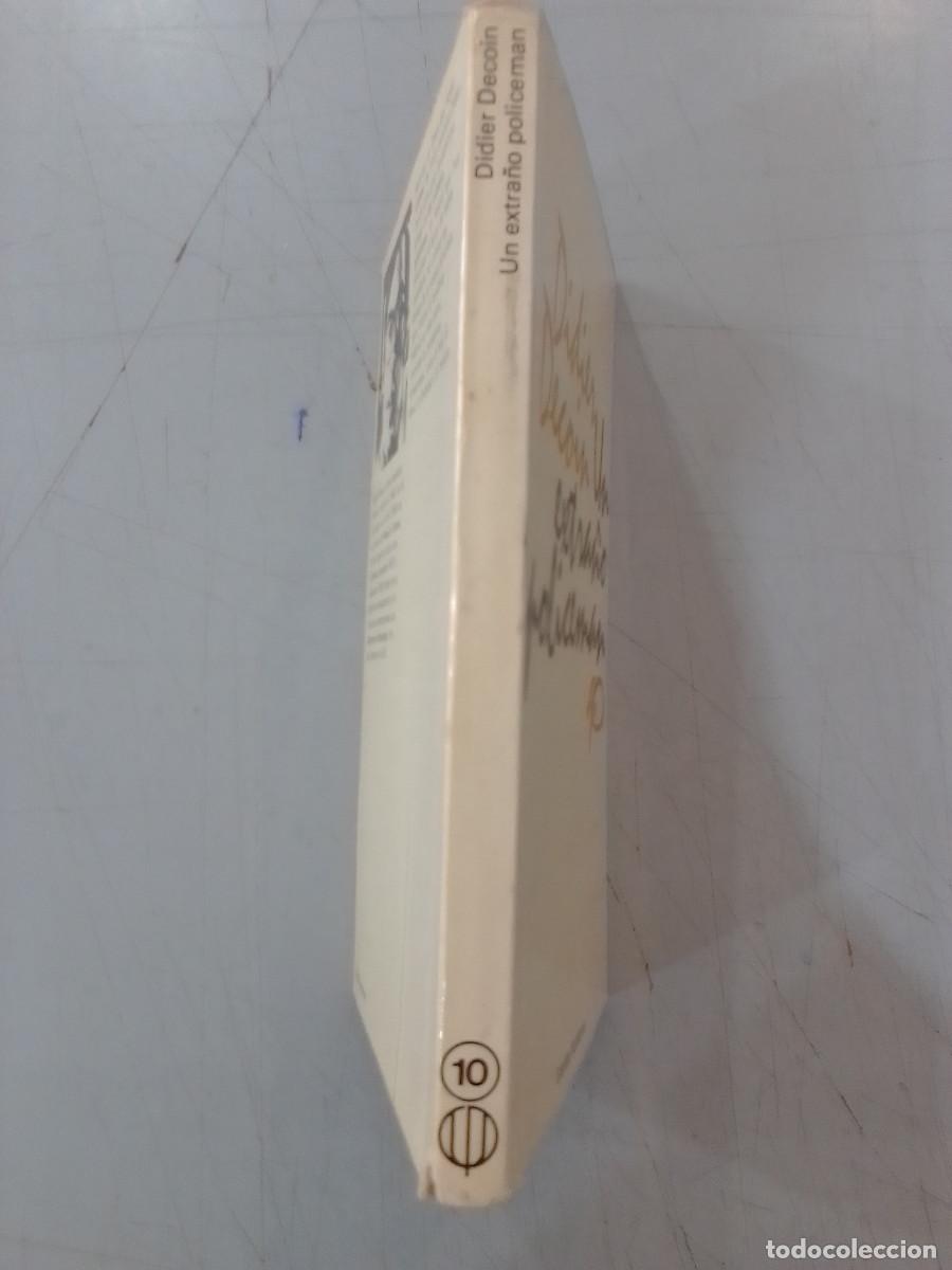 Libros de segunda mano: Un Extra&ntilde;o Policeman - Didier Decoin - Cupsa Editorial. 1976 - Foto 2
