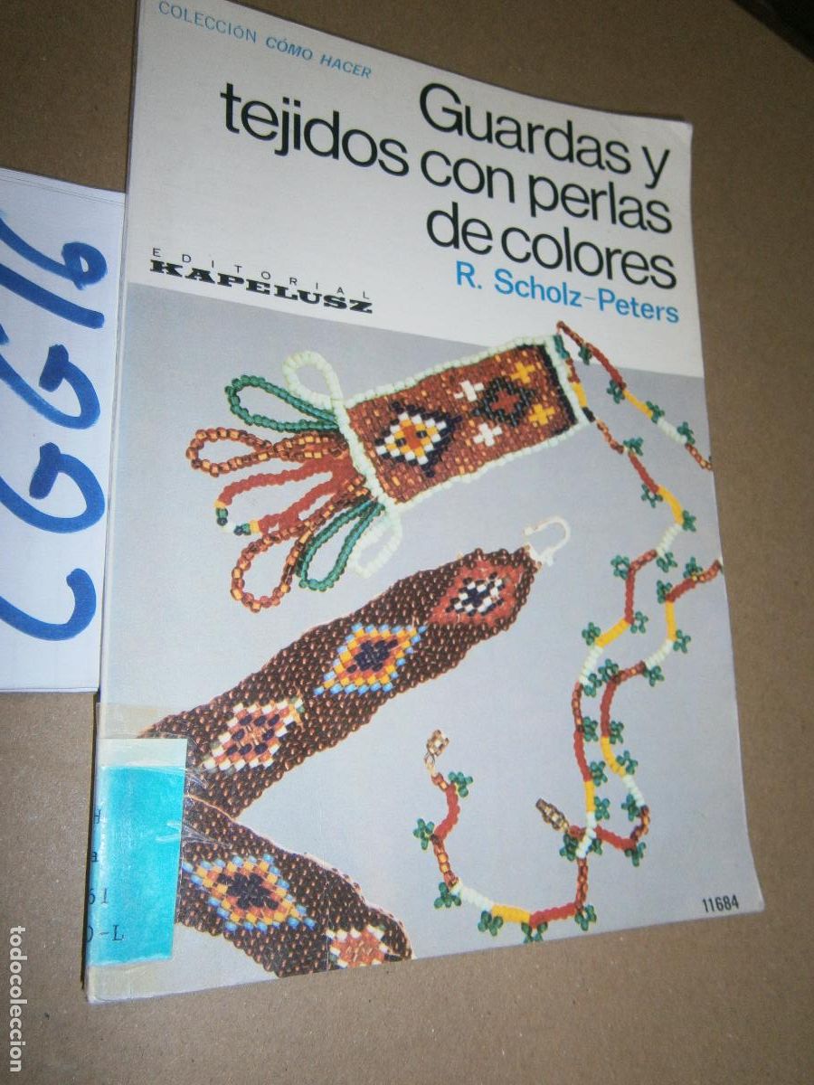 Libros de segunda mano: GUARDAS Y TEJIDOS CON PERLAS DE COLORES - Foto 1