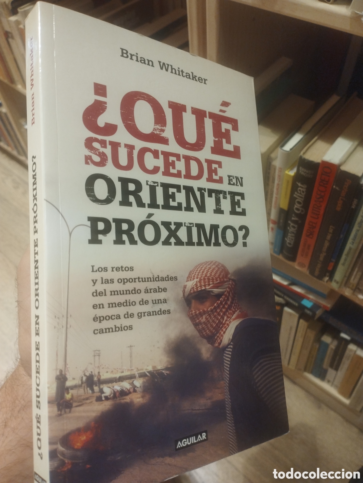 Libros de segunda mano: Brian Whitaker. Que sucede en Oriente Proximo - Foto 1