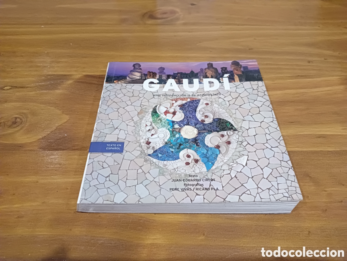 Libros de segunda mano: Gaud&iacute;. Introducci&oacute;n a su arquitectura - Foto 1