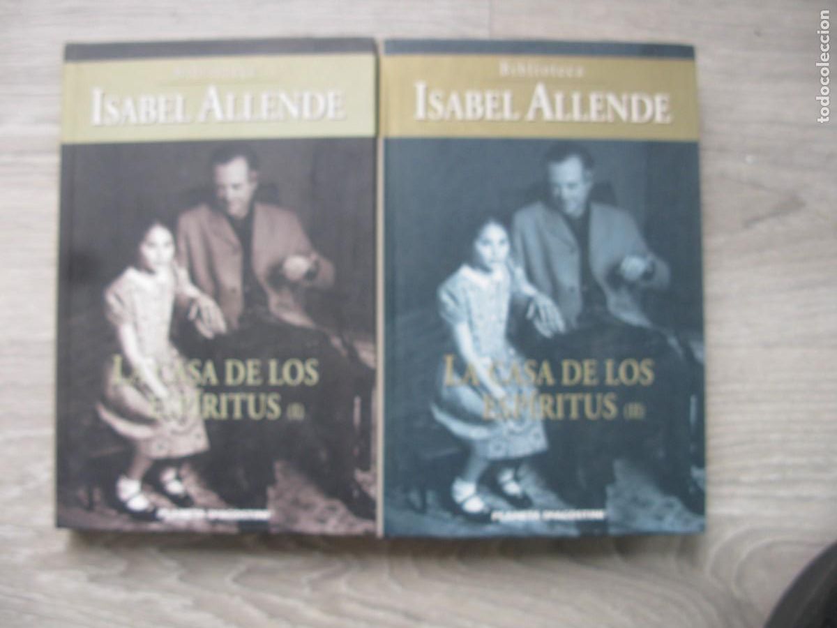 Libros de segunda mano: La casa de los esp&iacute;ritus - Isabel Allende 2 TOMOS - Foto 1
