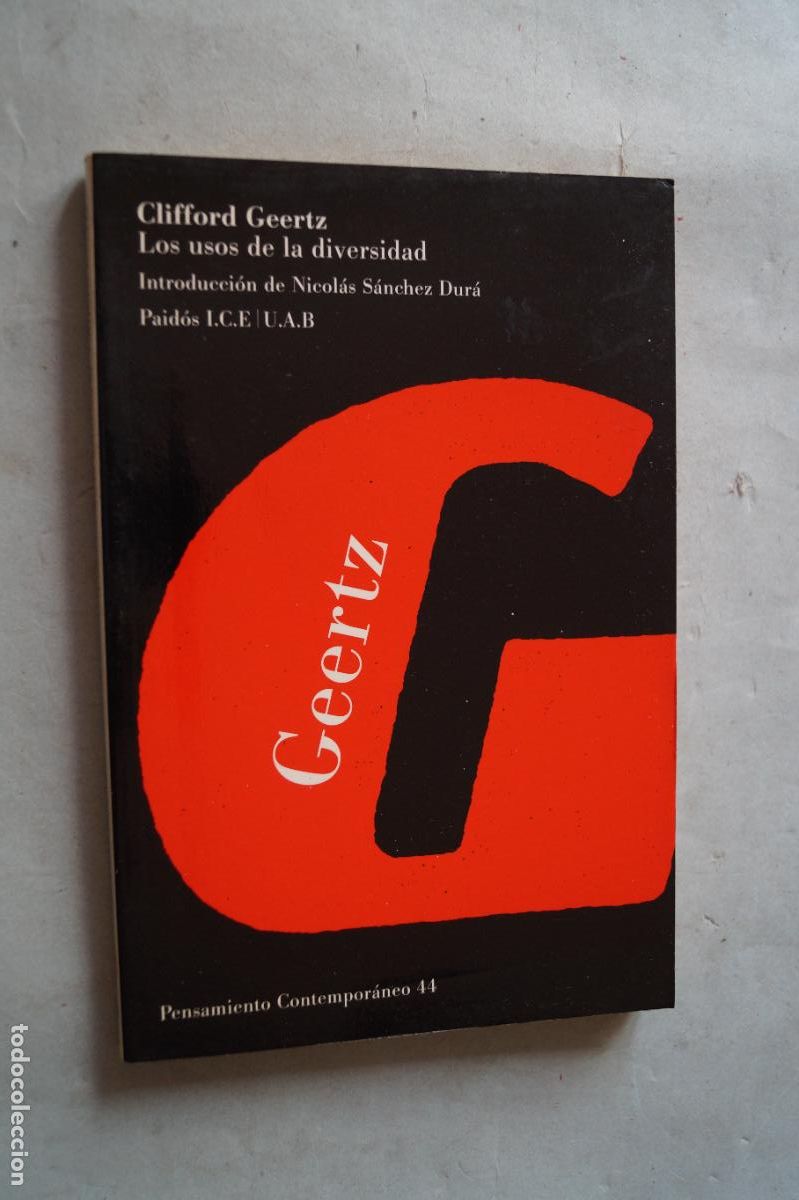 Libros de segunda mano: LOS USOS DE LA DIVERSIDAD. CLIFFORD GEERTZ - Foto 1