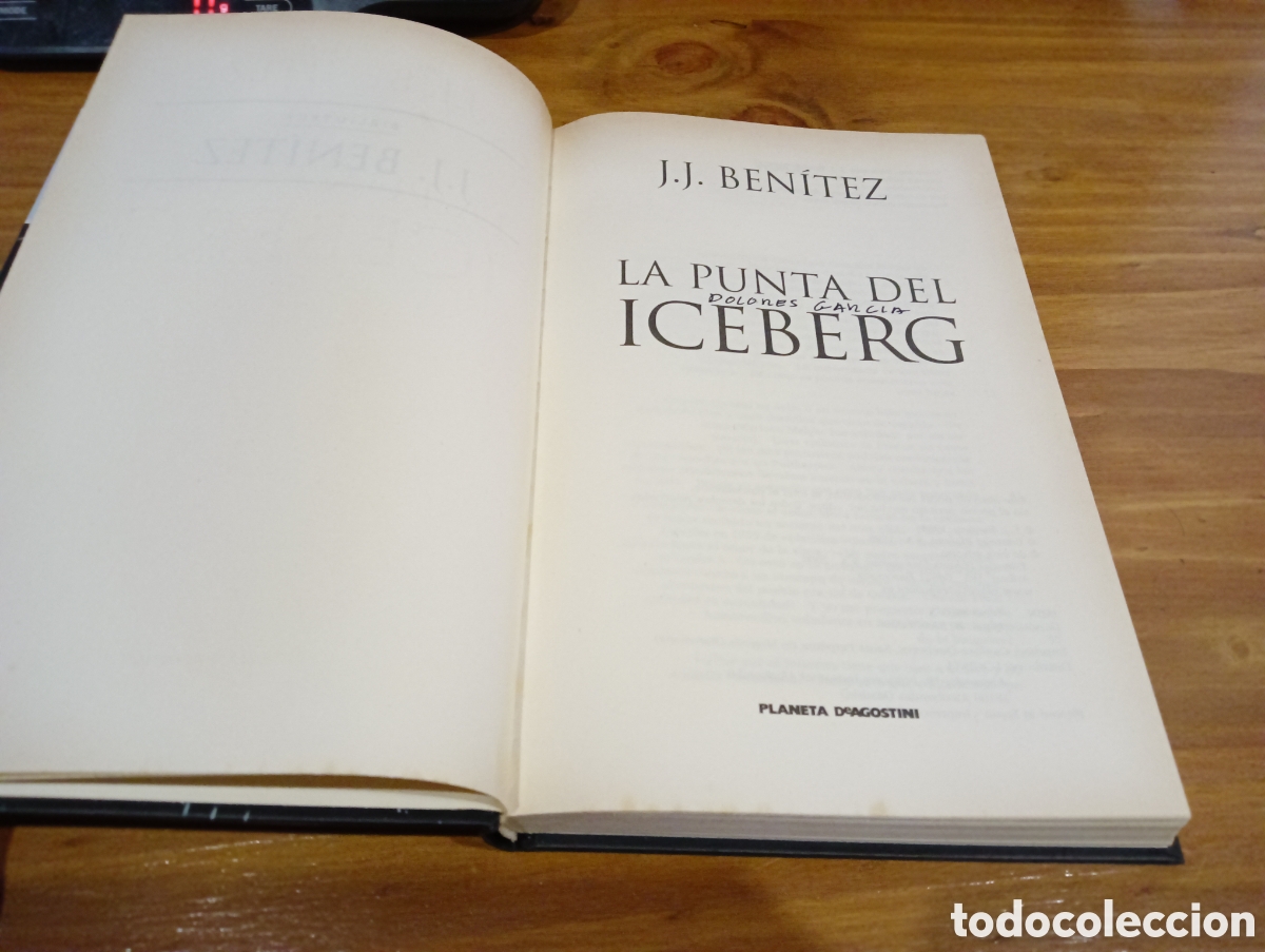 Libros de segunda mano: La punta del iceberg. J. J. Ben&iacute;tez - Foto 2