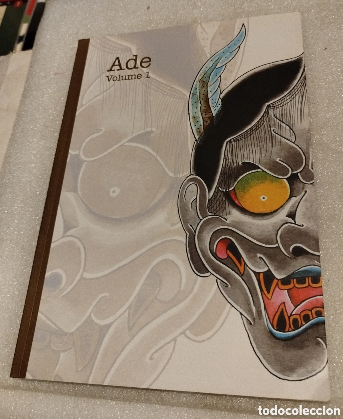 Libros de segunda mano: Ade Volume 1. Ed. Gomeniko Press - Foto 1