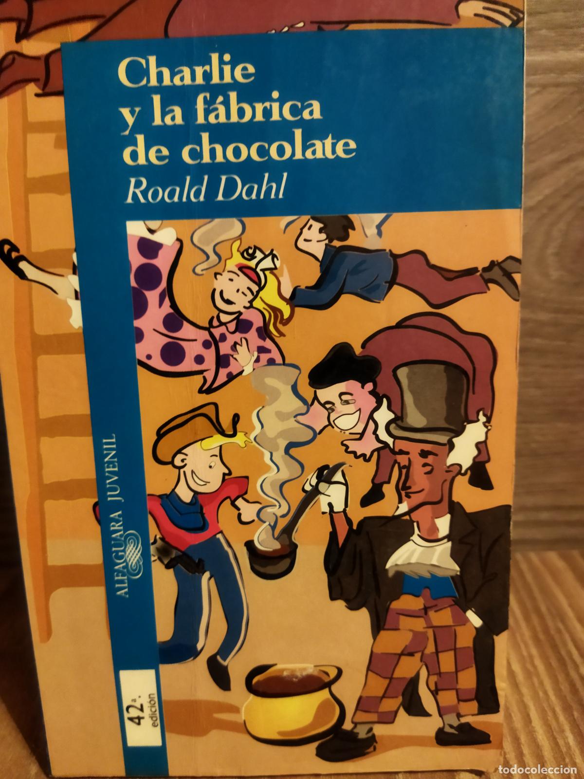 Libros de segunda mano: Charlie y la f&aacute;brica de chocolate Roald Dahl - Foto 1