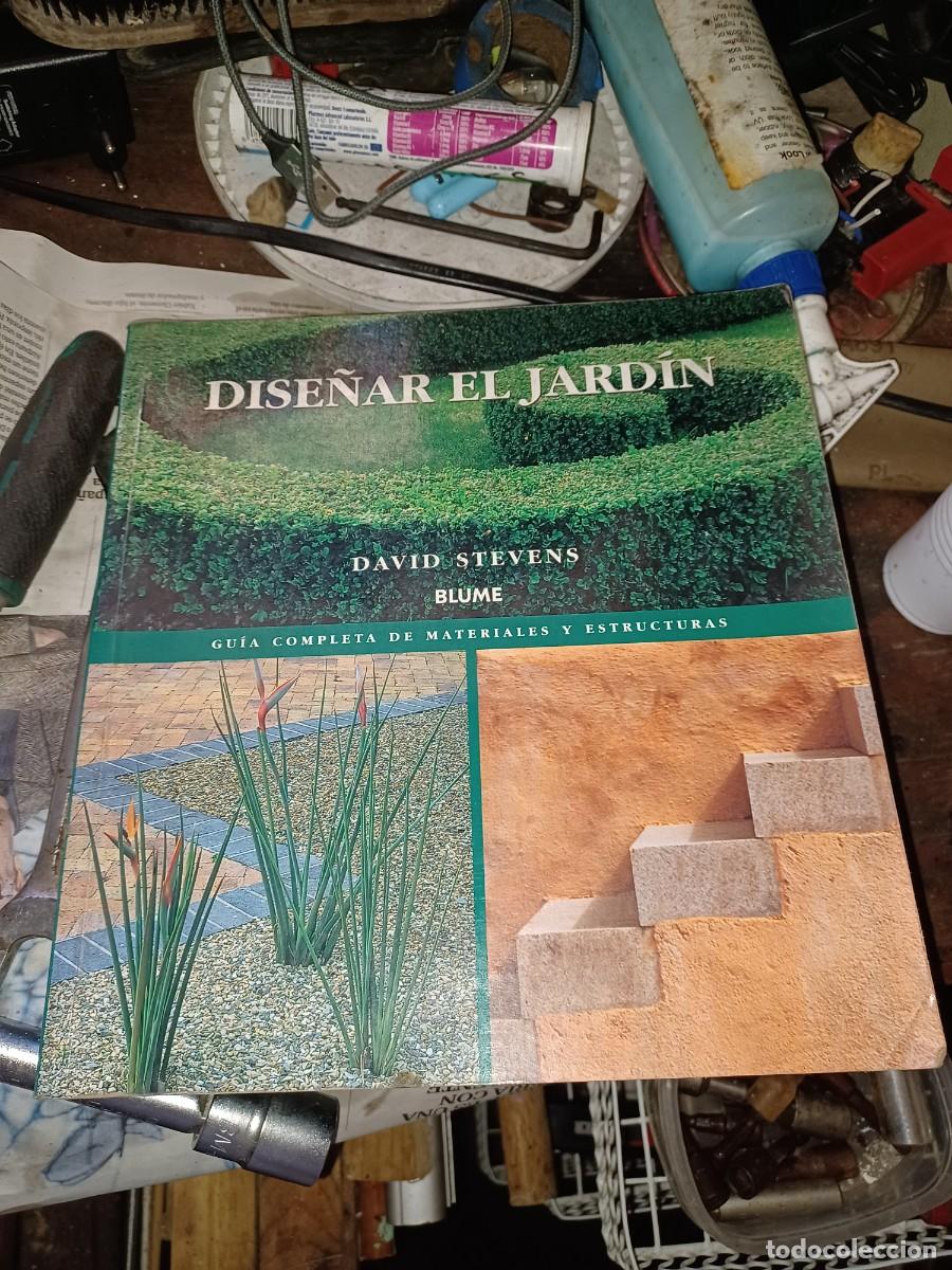 Libros de segunda mano: Dise&ntilde;ar el jardin David Stevens - Foto 1
