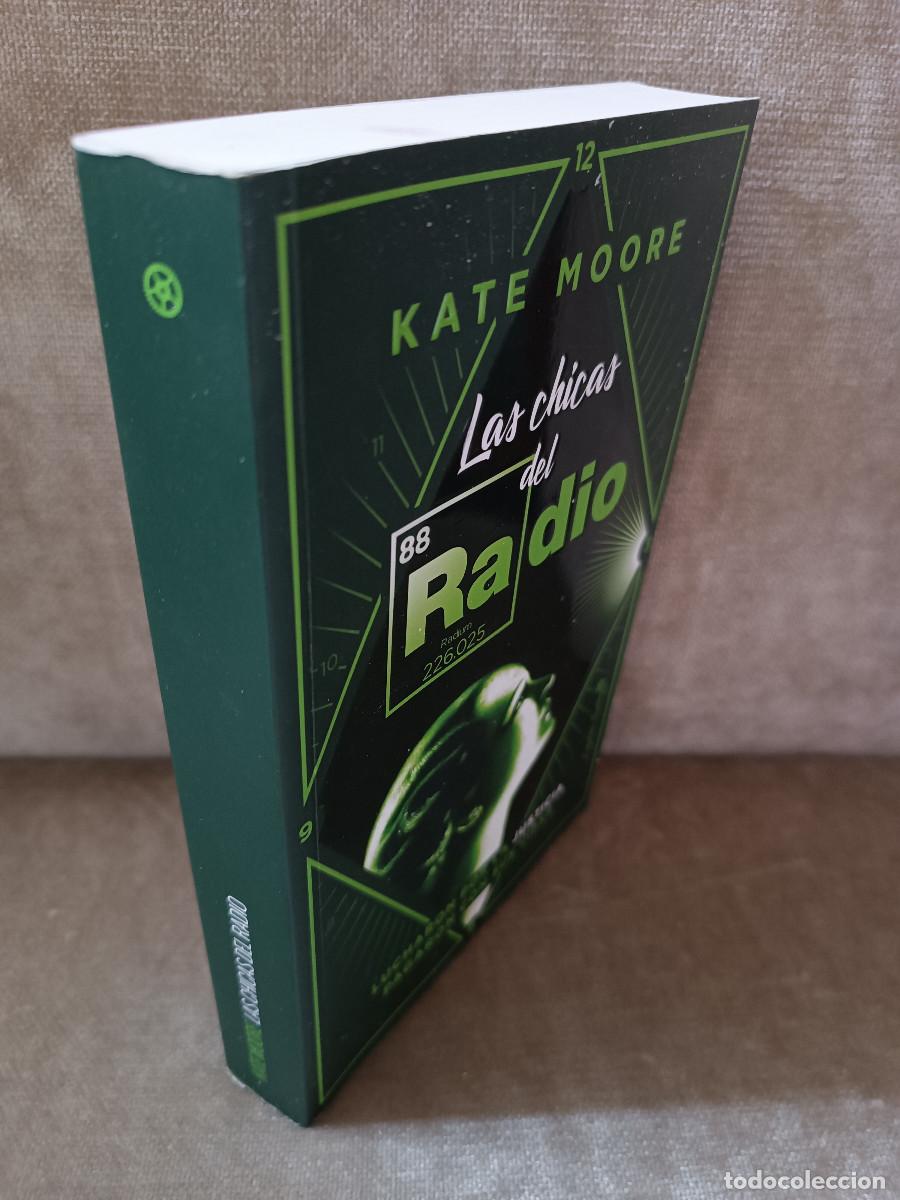 Libros de segunda mano: KATE MOORE - LAS CHICAS DEL RADIO - CAPIT&Aacute;N SWING, 2018 - BUEN EJEMPLAR - Foto 2