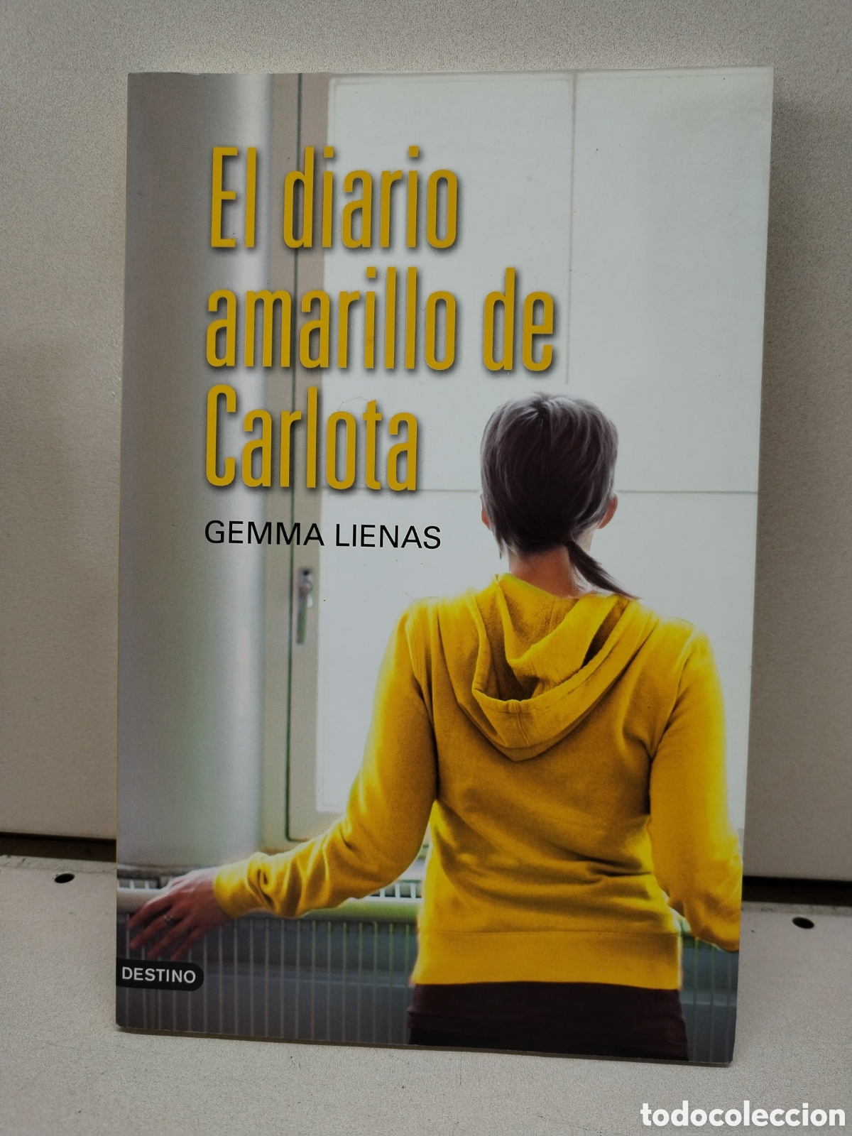 Libros de segunda mano: El diario amarillo de Carlota - Lienas, Gemma - Foto 1