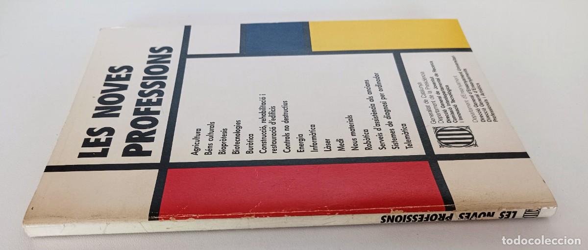 Libros de segunda mano: Libro en catal&aacute;n LES NOVES PROFESSIONS. Generalitat de Catalunya 1985. - Foto 2