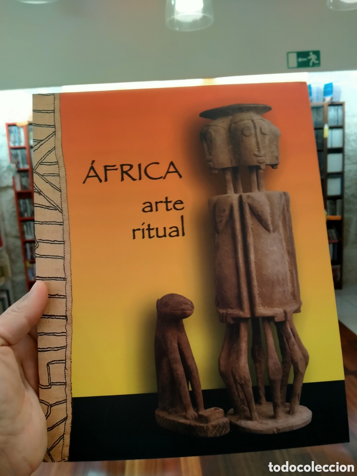 Libros de segunda mano: AFRICA ARTE RITUAL libro - Foto 1