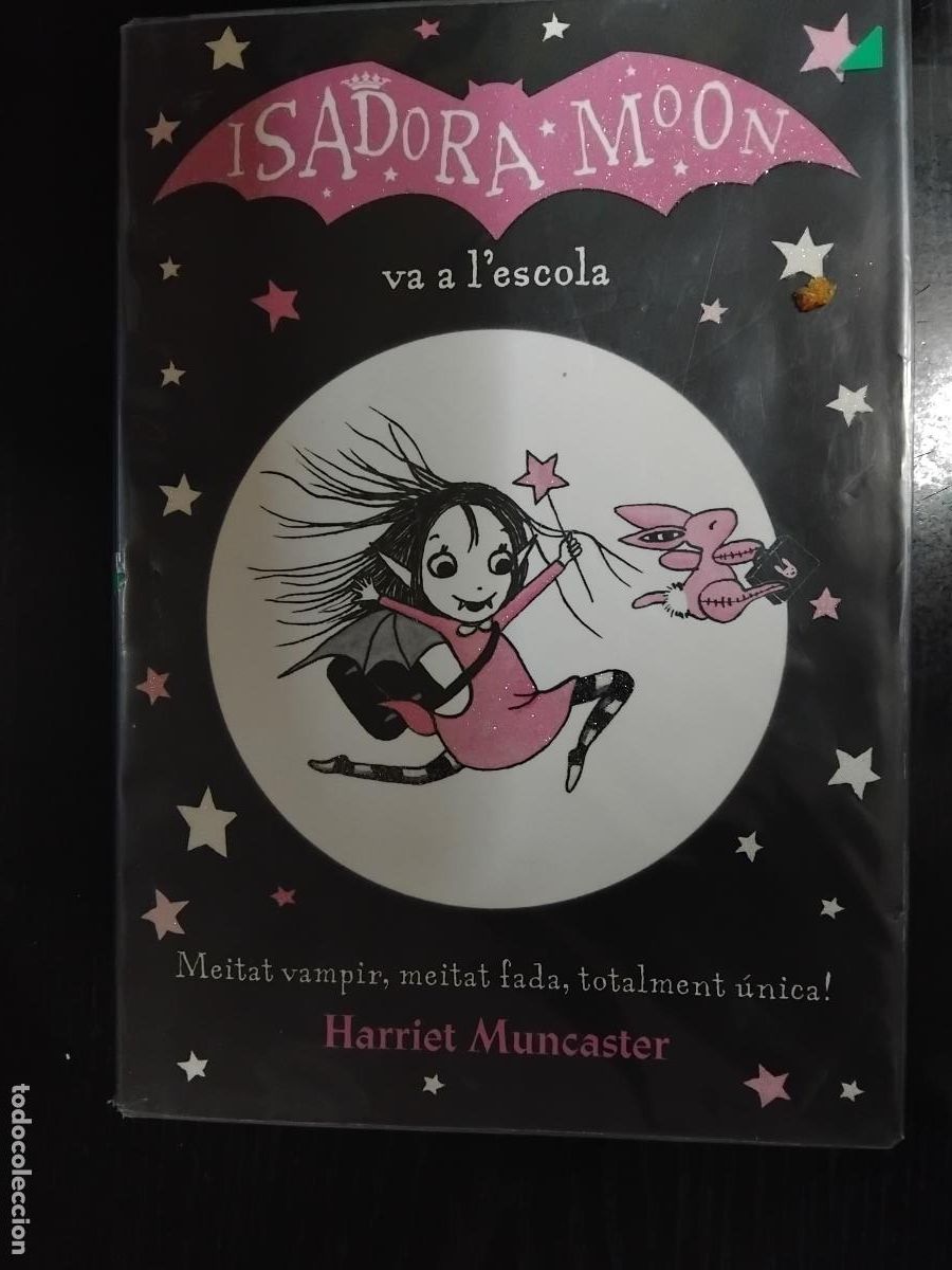 Libros de segunda mano: ISADORA MOON VA A LESCOLA - HARRIET MUNCASTER - 2016. - Foto 1