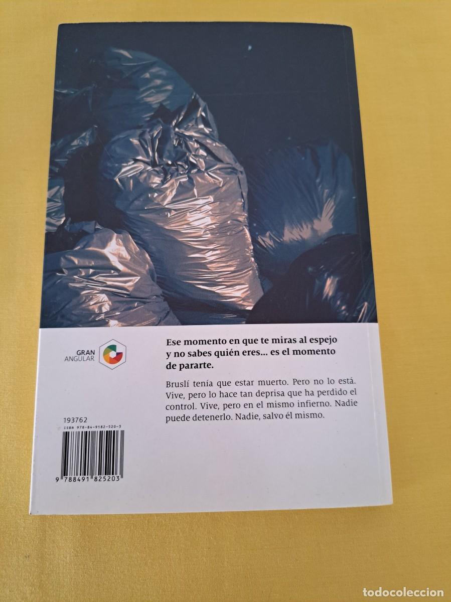 Libros de segunda mano: MARIA MENENDEZ PONTE - EL POSO AMARGO DEL CAF&Eacute; - EDICIONES SM 2006 - Foto 3