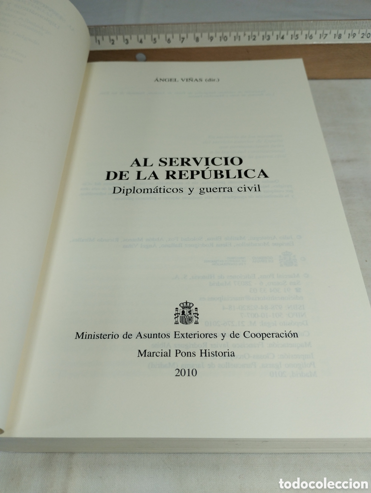Libros de segunda mano: Al servicio de la Rep&uacute;blica. &Aacute;ngel Vi&ntilde;as, 2010 - Foto 2