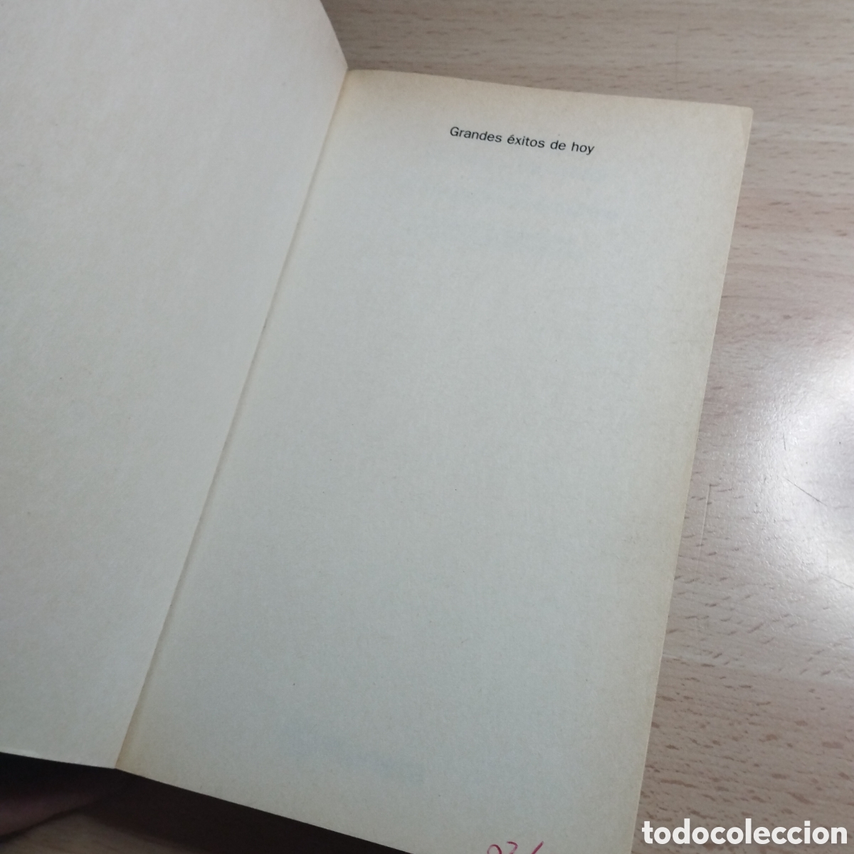 Libros de segunda mano: Chulas y Famosas. Terence Moix. 2001. Planeta - Foto 4