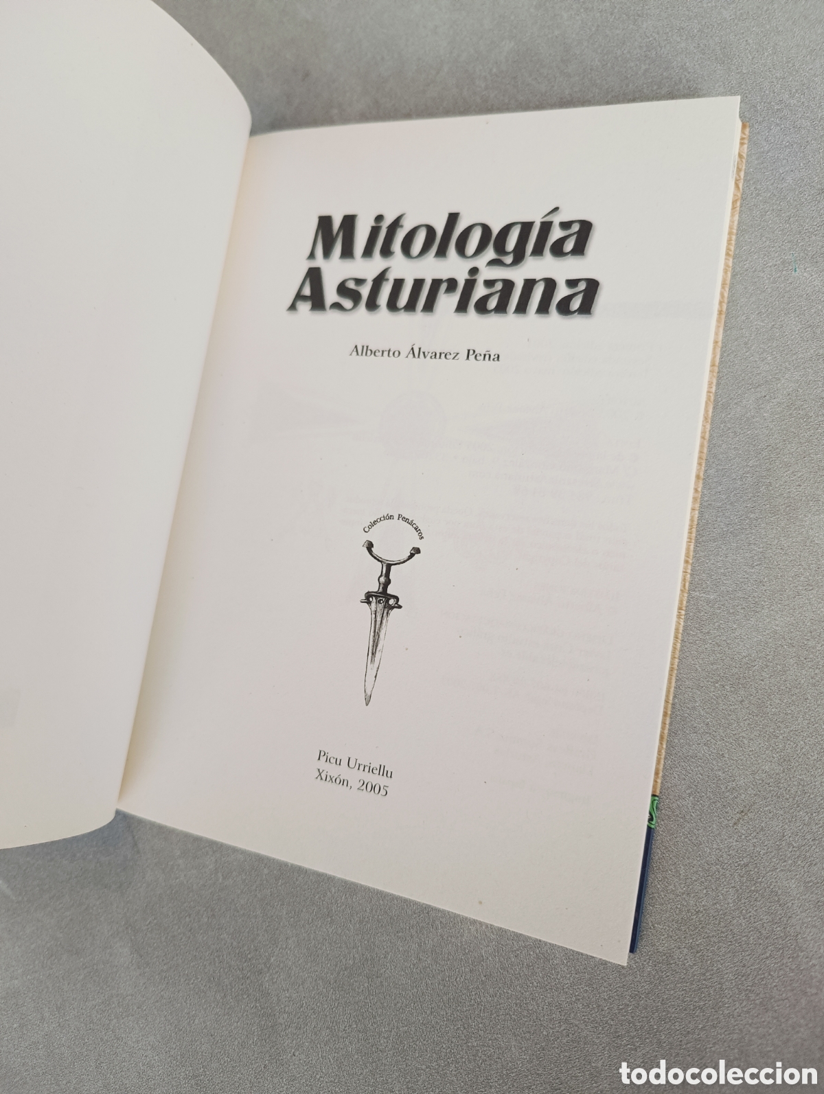 Libros de segunda mano: Mitolog&iacute;a Asturiana. Alberto &Aacute;lvarez Pe&ntilde;a. - Foto 3