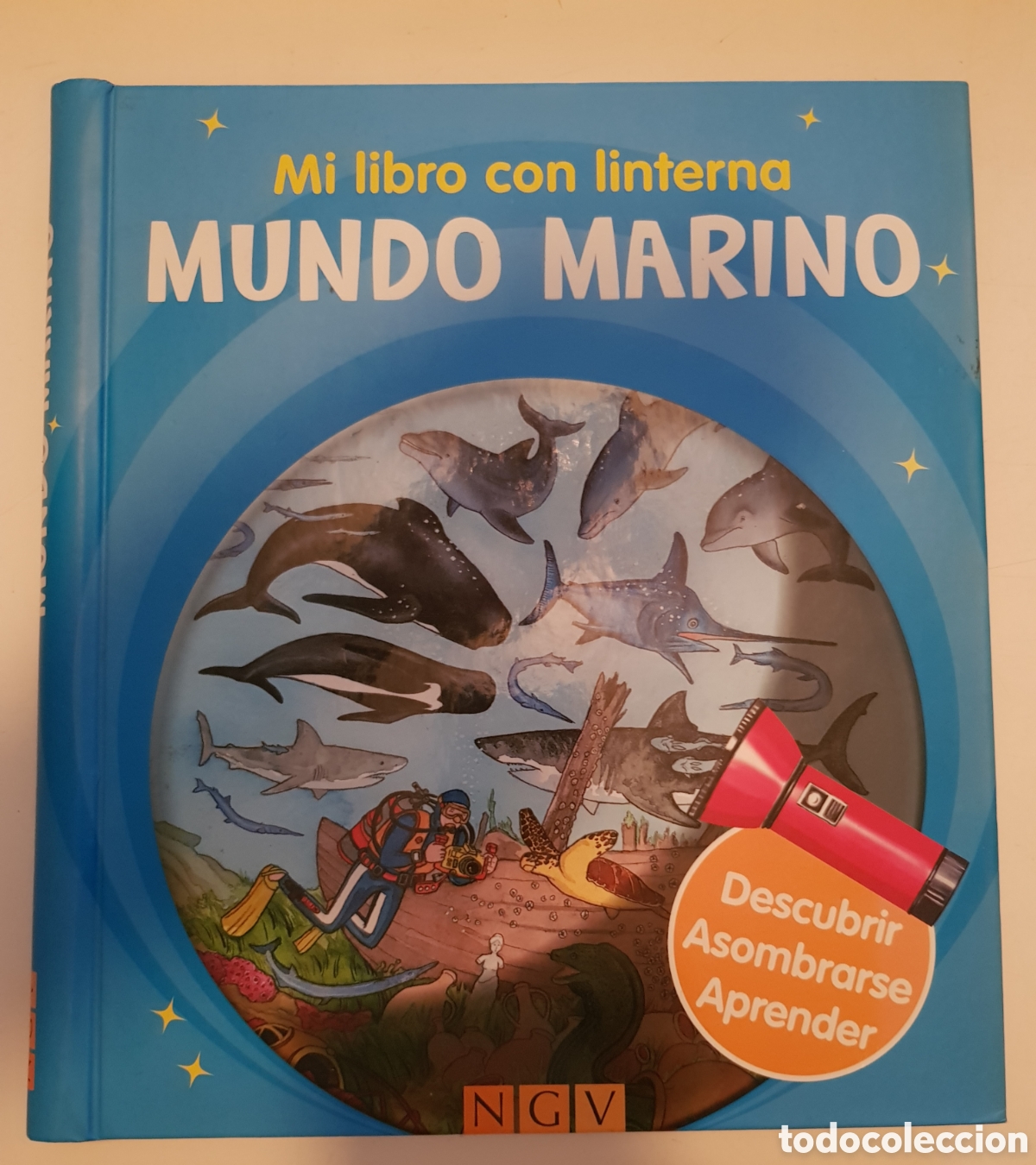 Libros de segunda mano: Mundo marino, m&iacute; libro con linterna. NGV - Foto 1