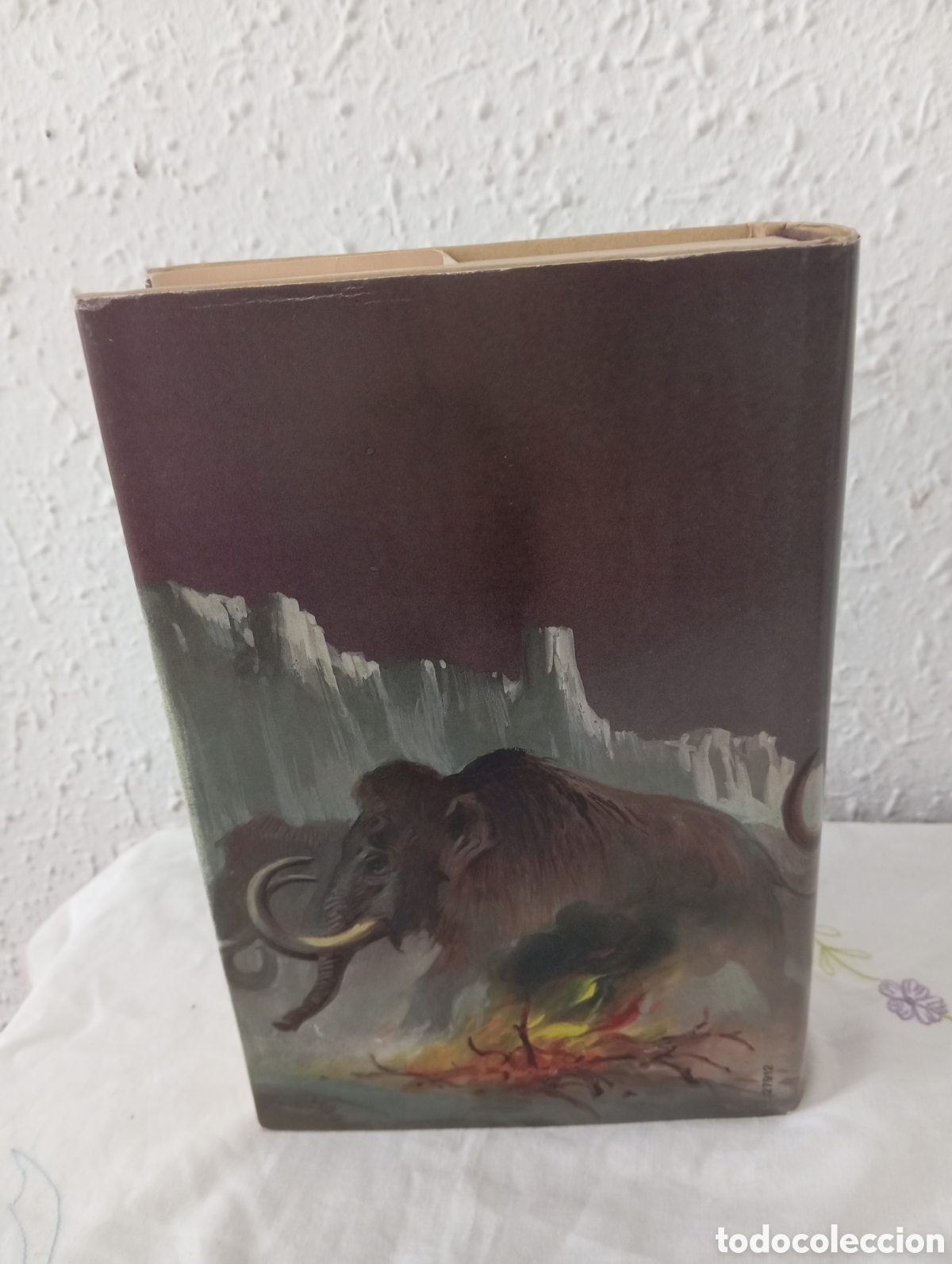 Libros de segunda mano: Los cazadores de mamuts. Jean. M. Auel - Foto 2