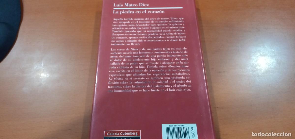 Libros de segunda mano: La piedra en el coraz&oacute;n Luis Mateo D&iacute;ez C&iacute;rculo de Lectores - Foto 2