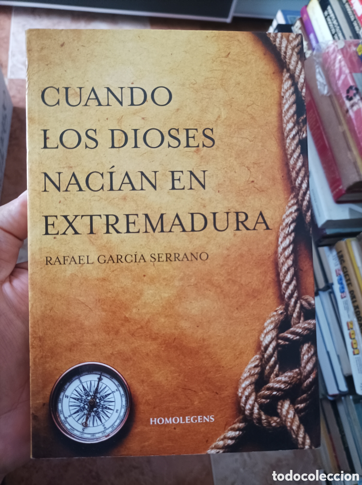 Libros de segunda mano: Cuando los dioses nac&iacute;an en Extremadura Rafael Garc&iacute;a Serrano - Foto 1