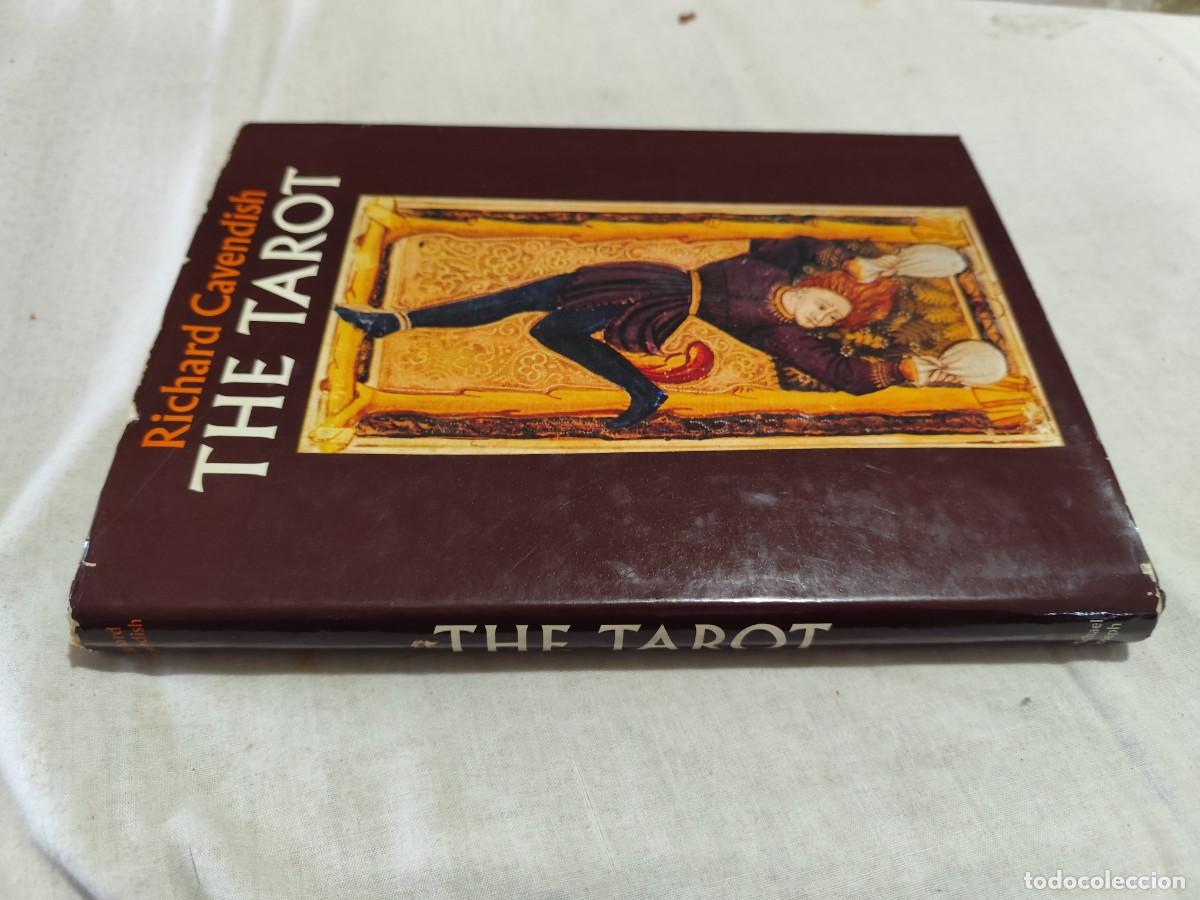 Libros de segunda mano: THE TAROT / RICHARD CAVENDISCH / SUX 05 / 1975 / EN INGLES - Foto 1