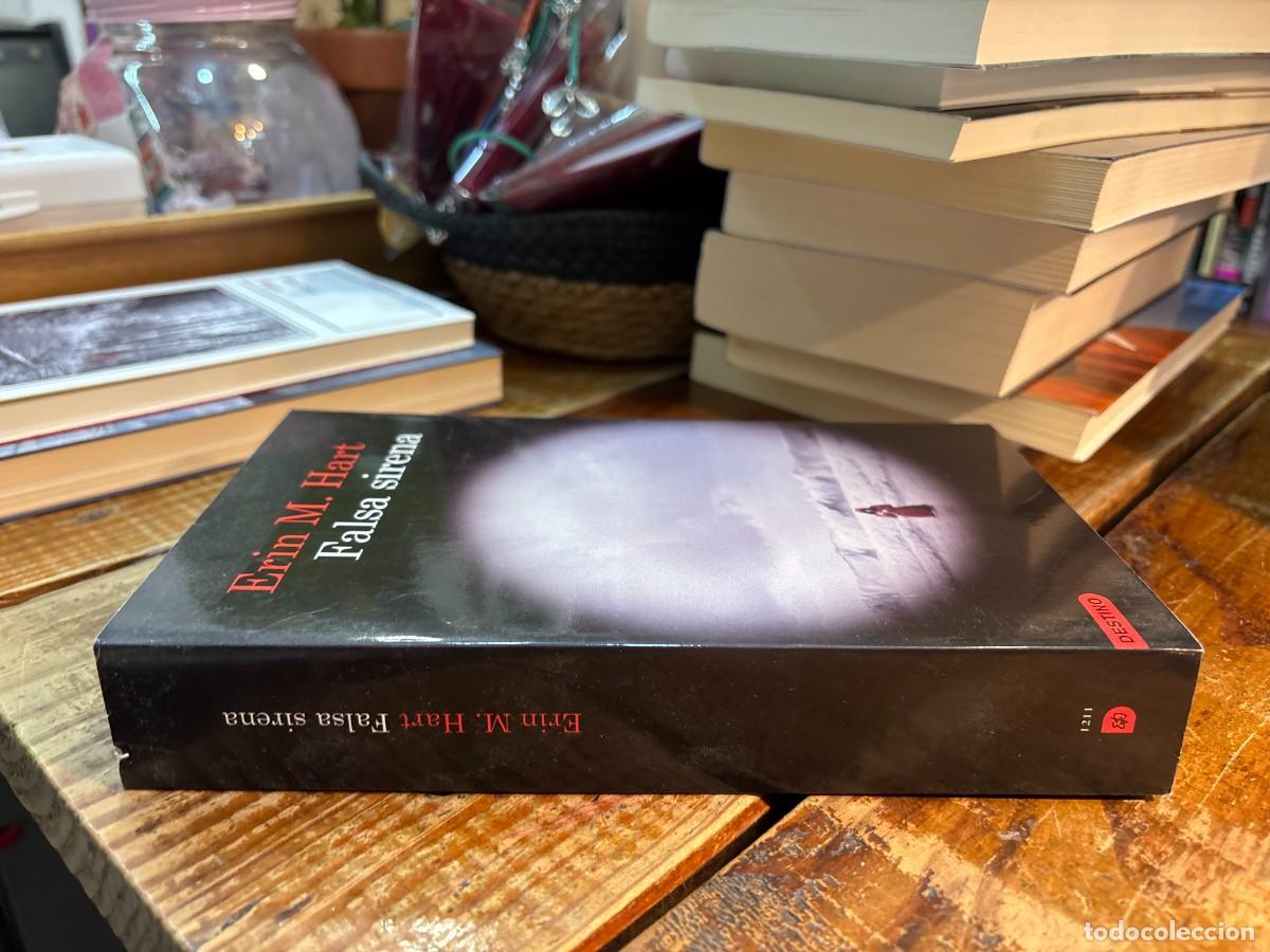 Libros de segunda mano: Falsa sirena Hart, Erin M. - Foto 2