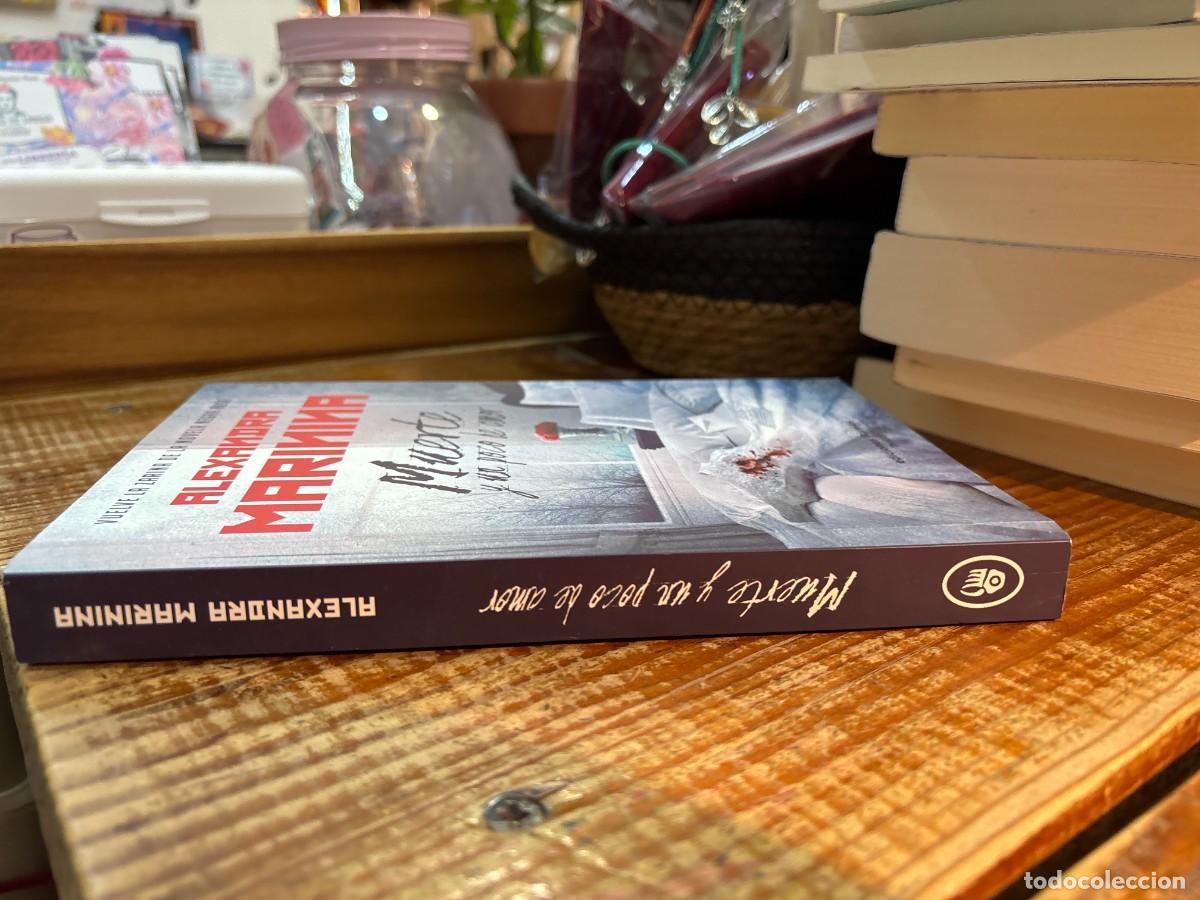 Libros de segunda mano: Muerte y un poco de amor - Foto 2