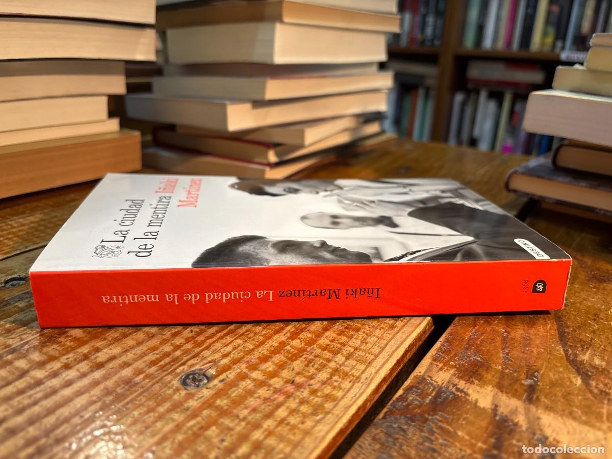 Libros de segunda mano: La ciudad de la mentira - Foto 2