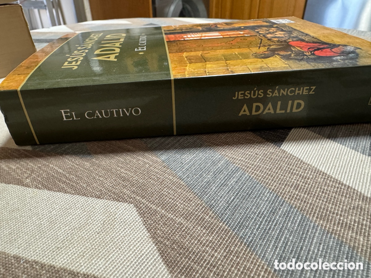 Libros de segunda mano: Jes&uacute;s S&aacute;nchez Adalid &ldquo;El cautivo &ldquo; - Foto 2