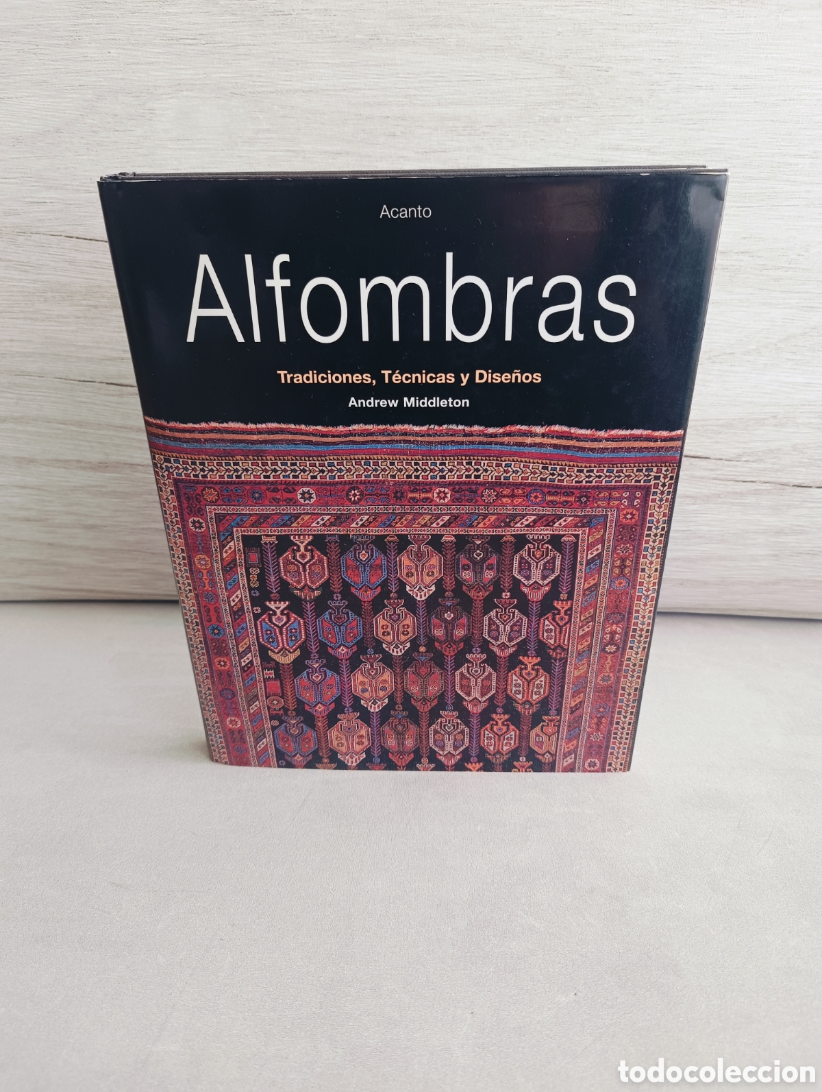 Libros de segunda mano: Alfombras. Tradiciones, t&eacute;cnicas. Andrew Middleton - Foto 1