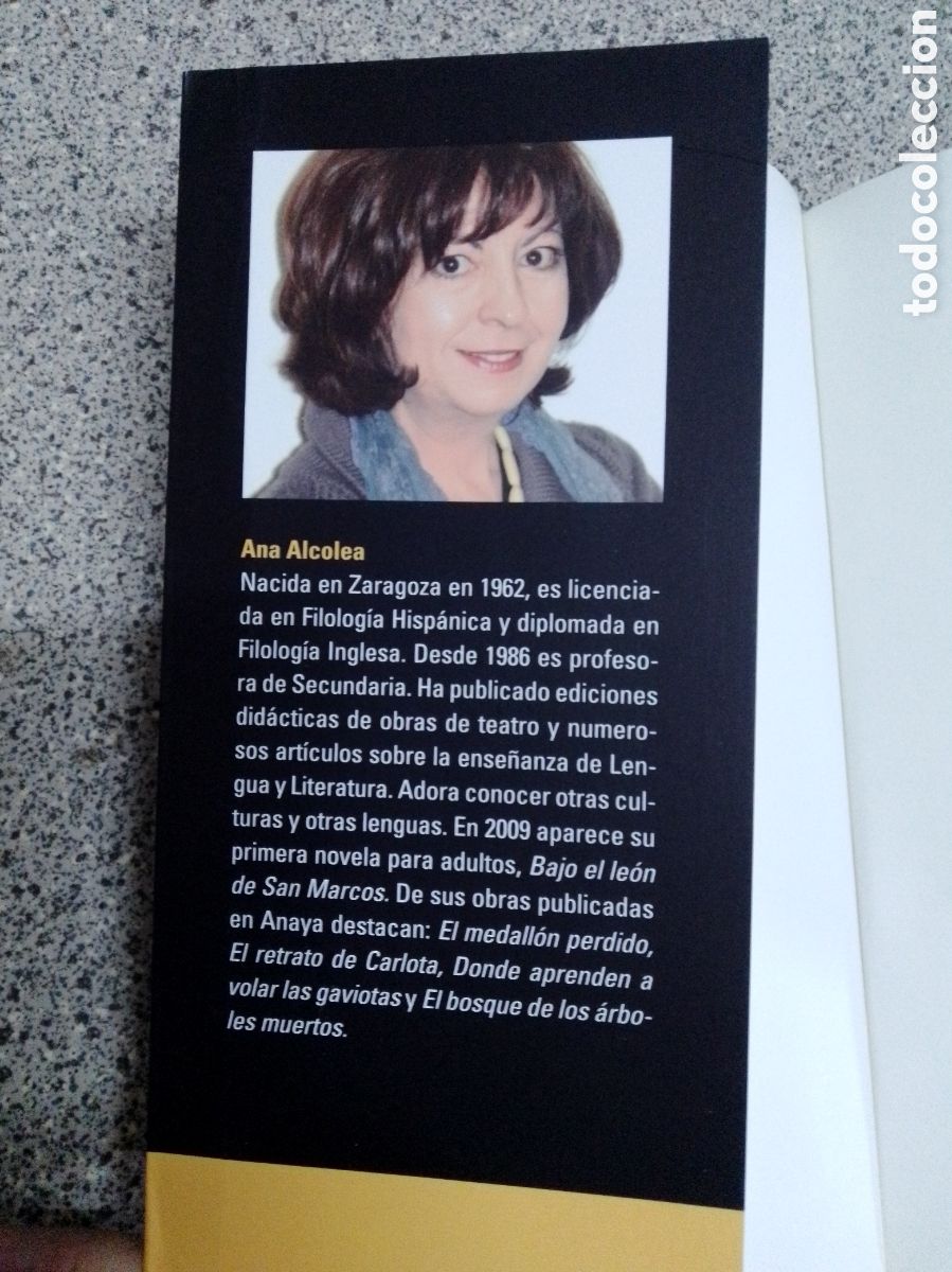 Libros de segunda mano: Libro La noche m&aacute;s oscura Ana Alcolea - Foto 2