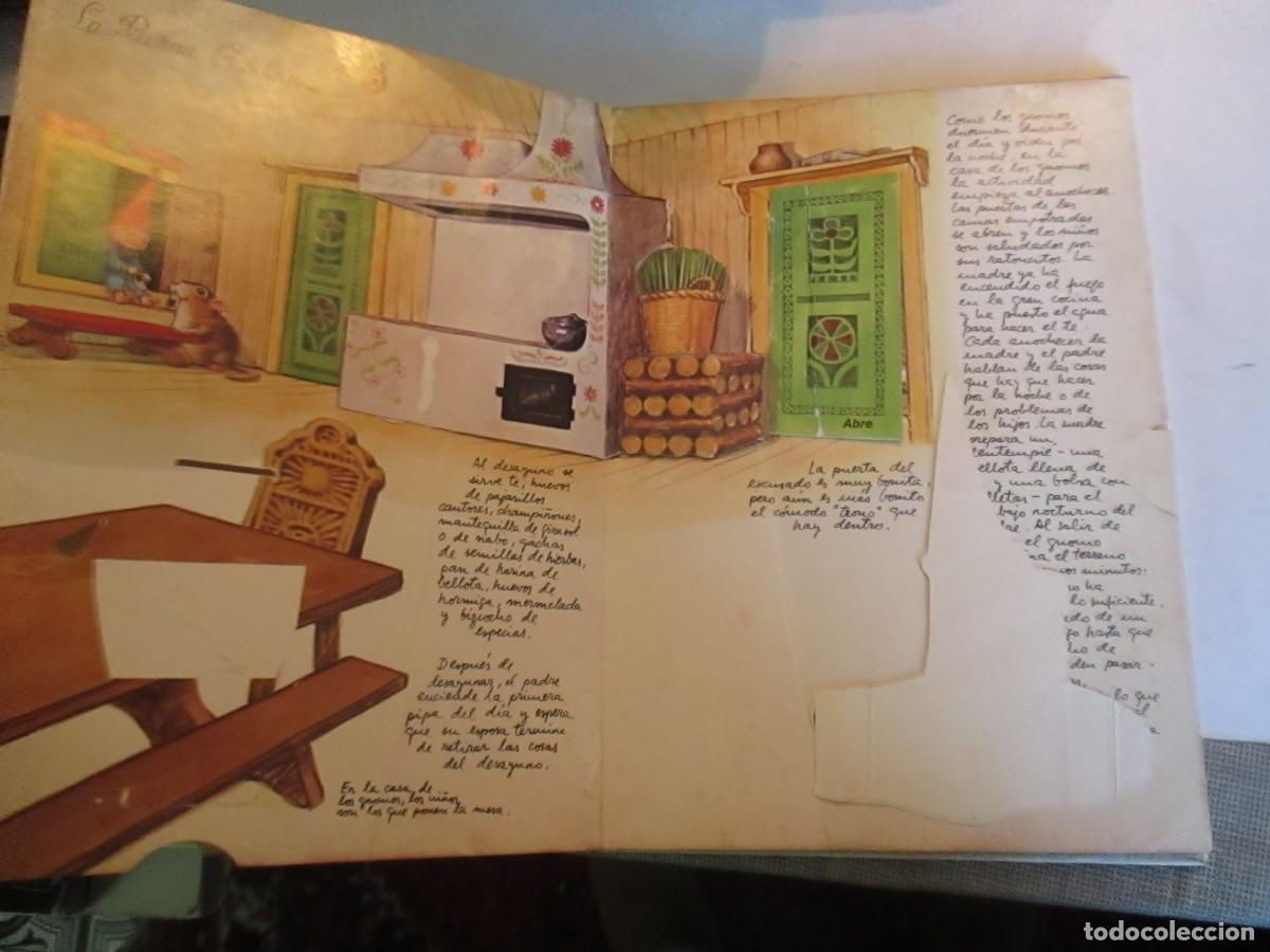 Libros de segunda mano: LOS GNOMOS Un libro m&aacute;gico W32418 - Foto 2