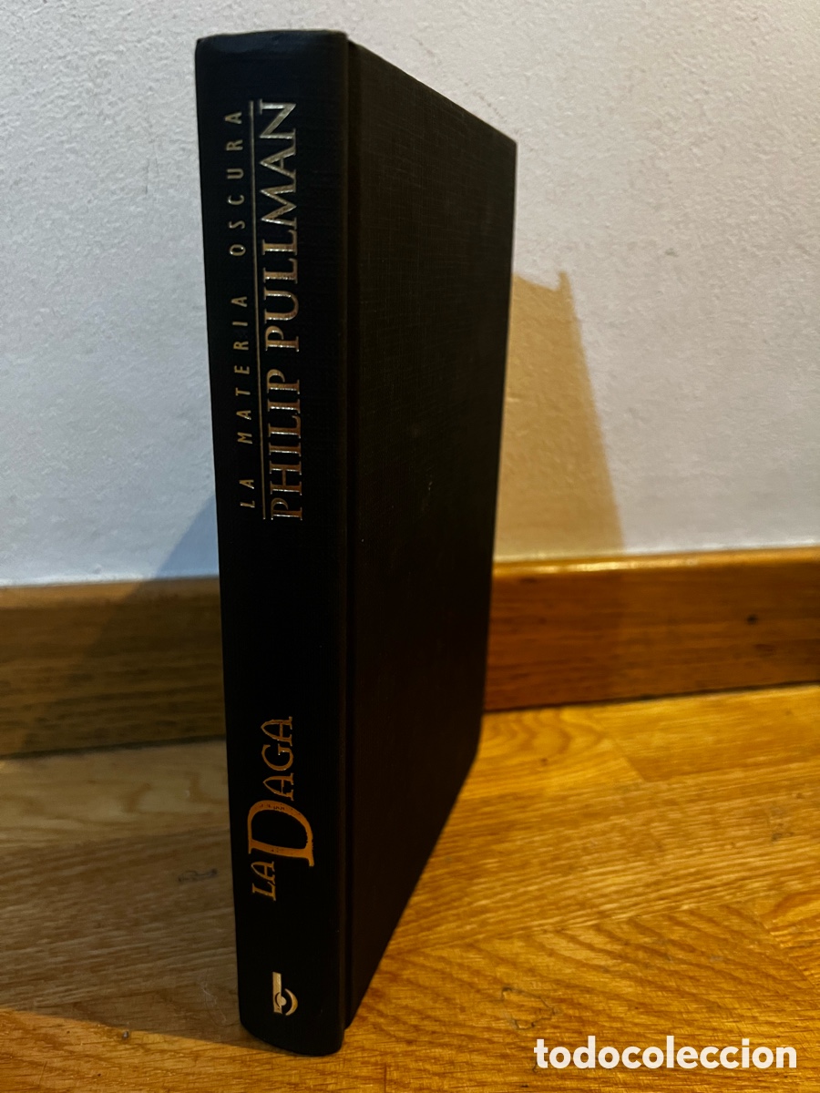 Libros de segunda mano: La daga LA MATERIA OSCURA PHILIP PULLMAN - Foto 1