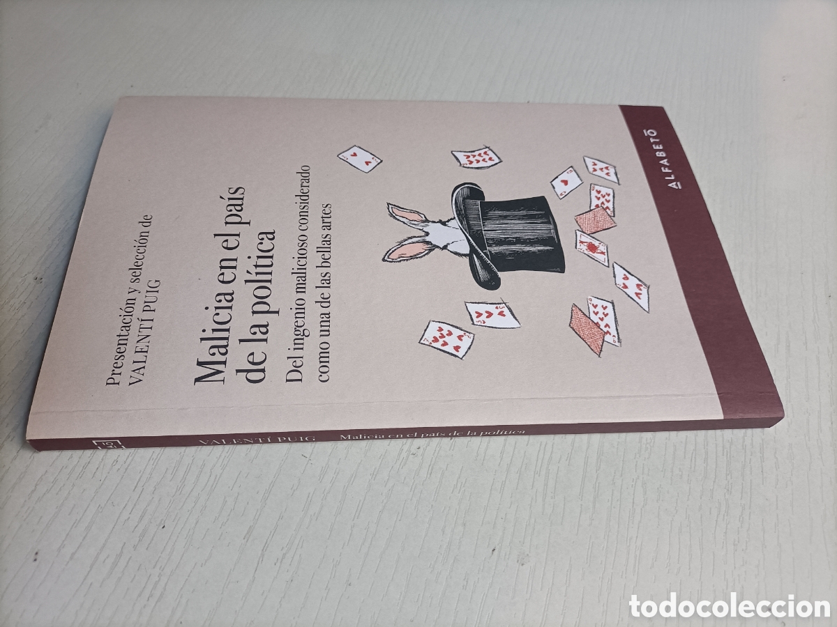 Libros de segunda mano: Malicia en el país de la política. Presentación y selección de Valentí Puig