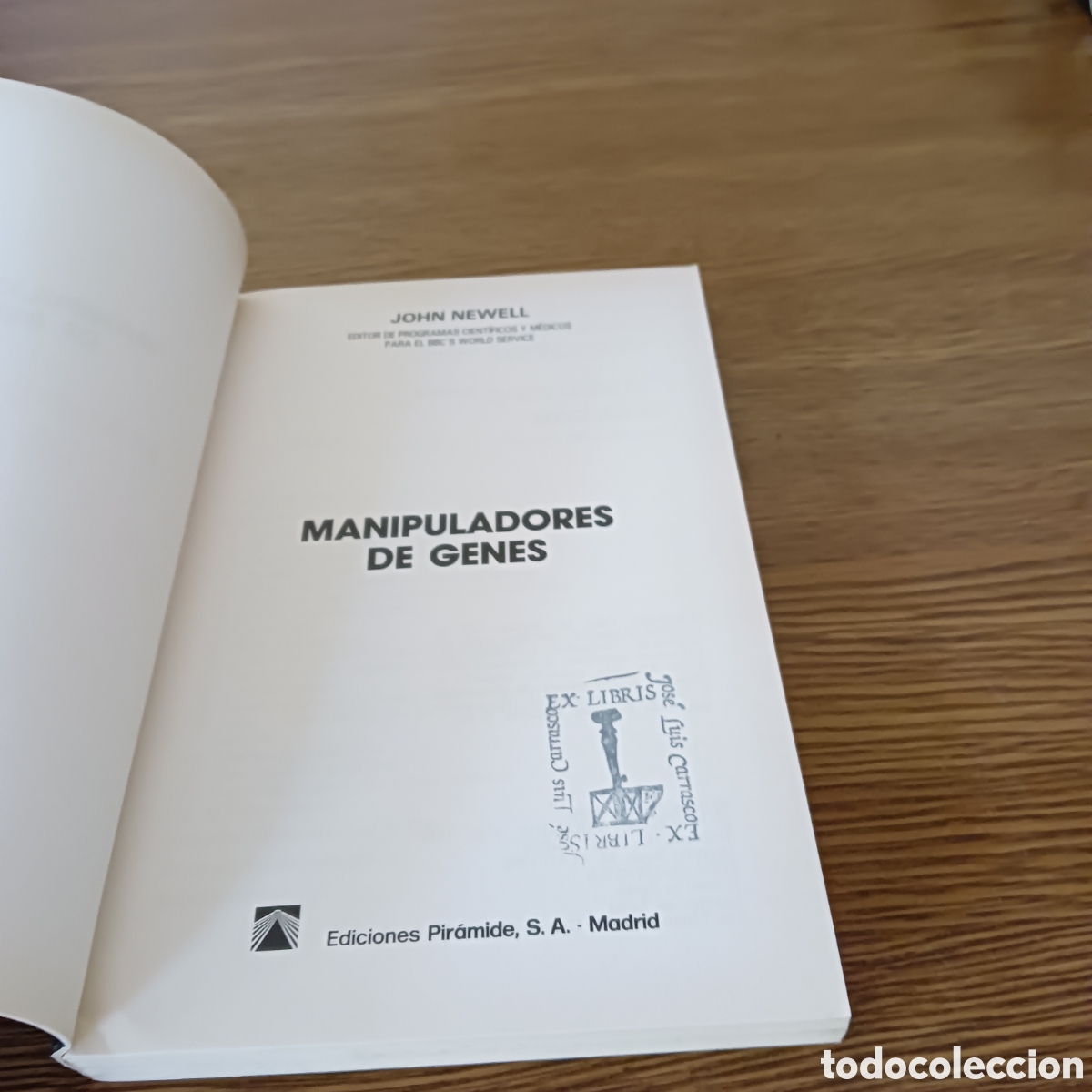 Libros de segunda mano: Manipuladores de genes. John Newell. - Foto 2