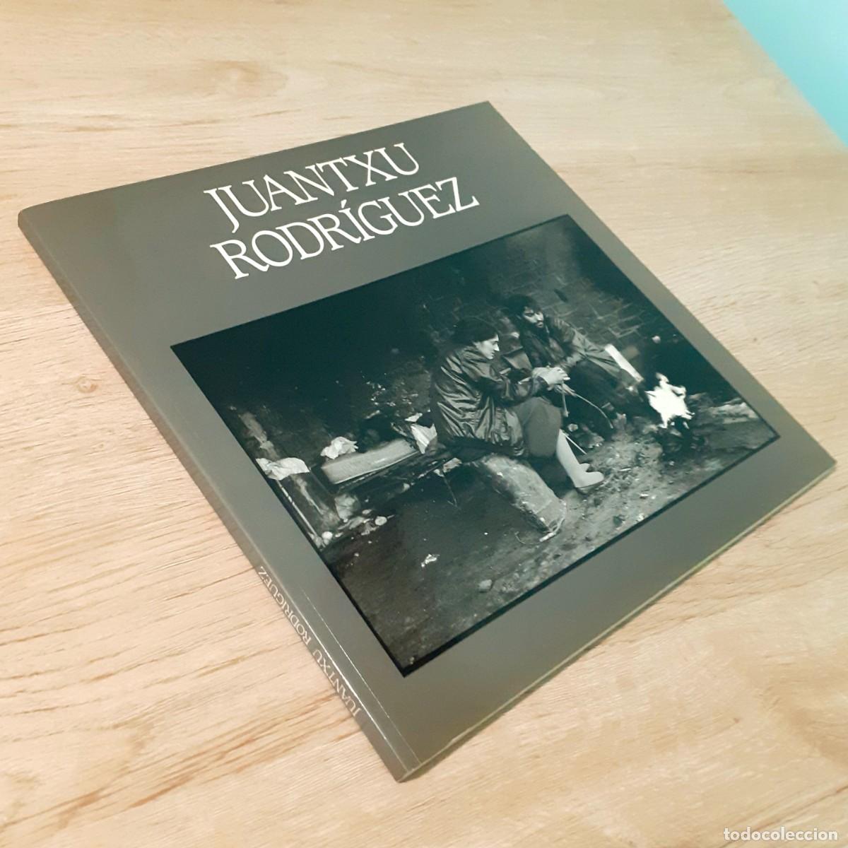 Libros de segunda mano: Libro de fotograf&iacute;as &rdquo;Juantxu Rodr&iacute;guez&rdquo; - Foto 2
