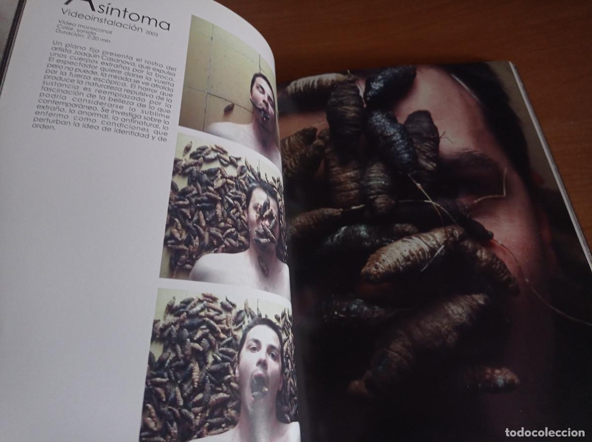 Libros de segunda mano: Joaqu&iacute;n Casanova - Como en un espejo / Through a glass darkly - Foto 2