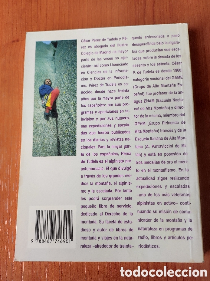 Libros de segunda mano: Derecho de la monta&ntilde;a C&eacute;sar P&eacute;rez de Tudela - Foto 2