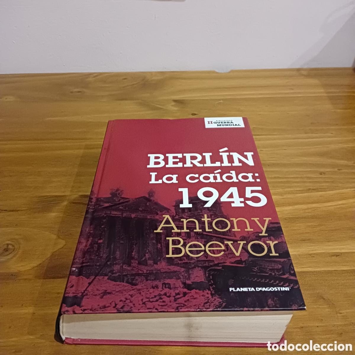 Libros de segunda mano: Berl&iacute;n la ca&iacute;da 1945. Antony Beevor - Foto 1