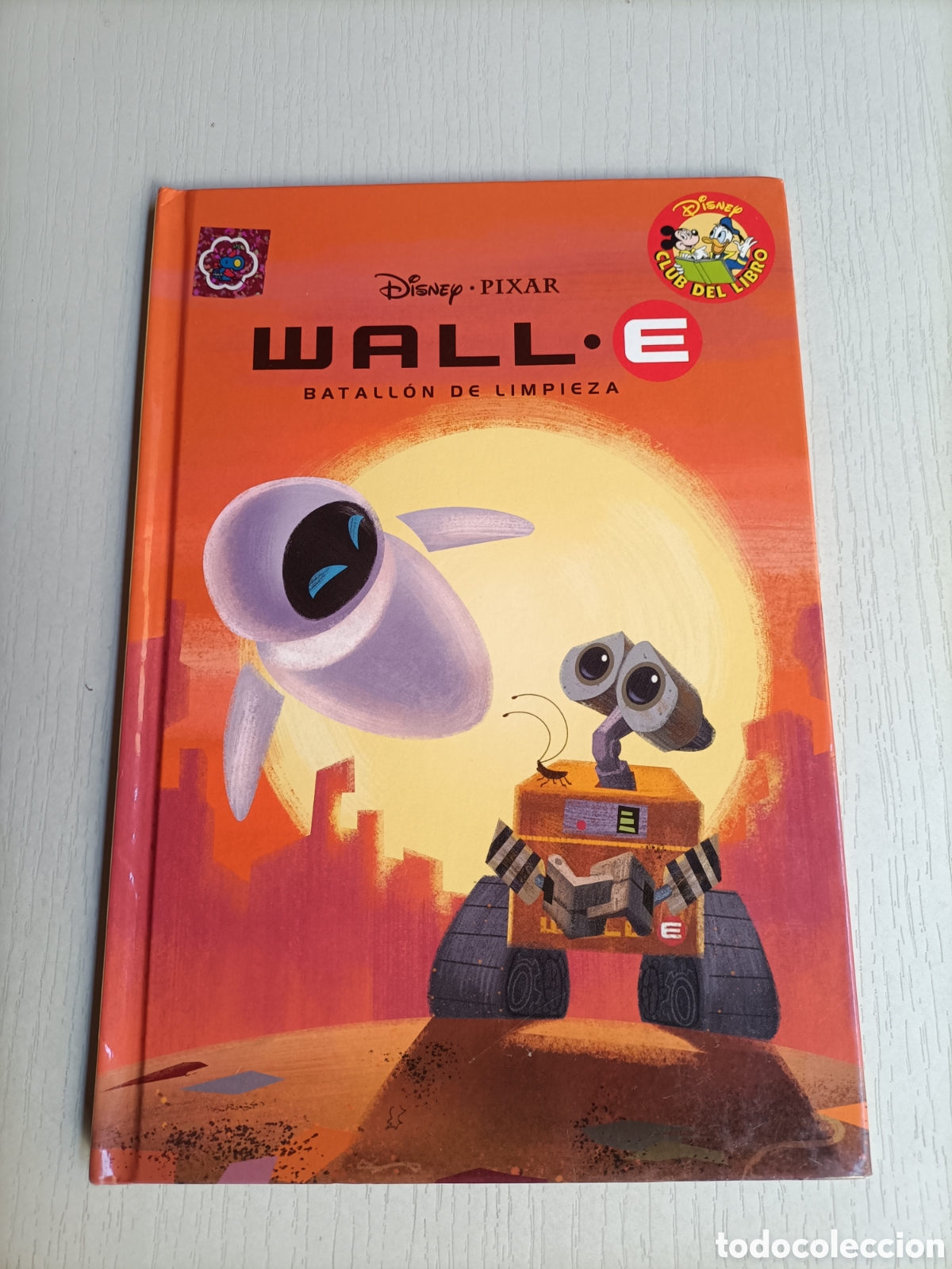 Libros de segunda mano: Wall.e . Batall&oacute;n de limpieza. Disney Pixar - Foto 2