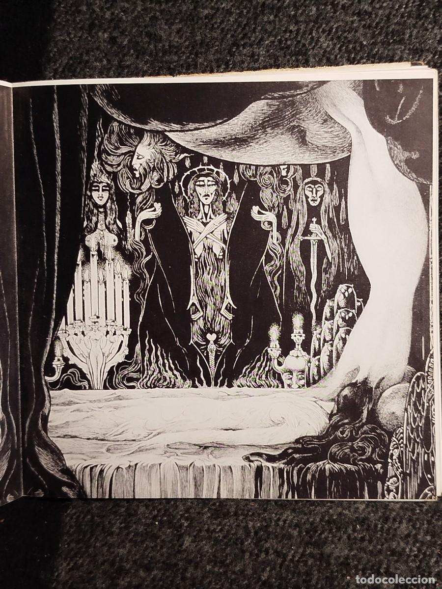 Libros de segunda mano: Le vampire. La Mort, le sang, la peur. Ornella Volta. - Foto 2
