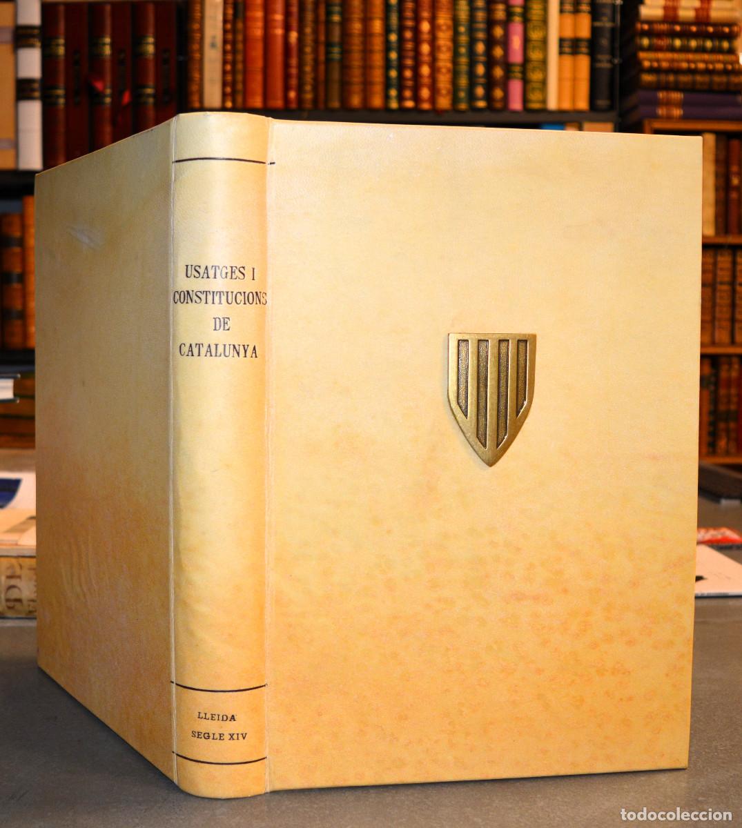 Libros de segunda mano: Usatges i Constitucions de Catalunya. Lleida segle XIV. C&ograve;dex. - Foto 1