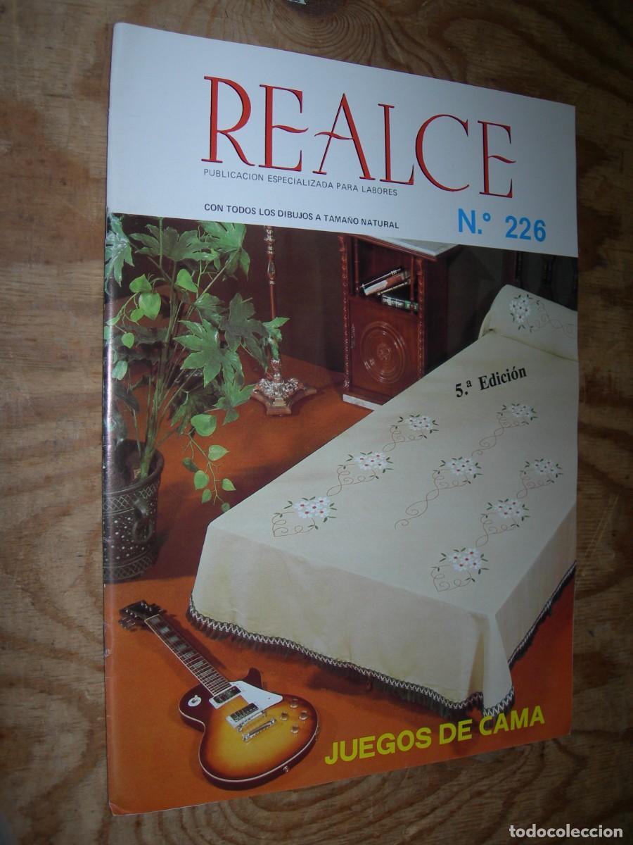 Libros de segunda mano: 2 PATCHWORK - 1 LAS LABORES DE ANA / 4 REALCE / 8 REVISTAS / LABORES - Foto 9