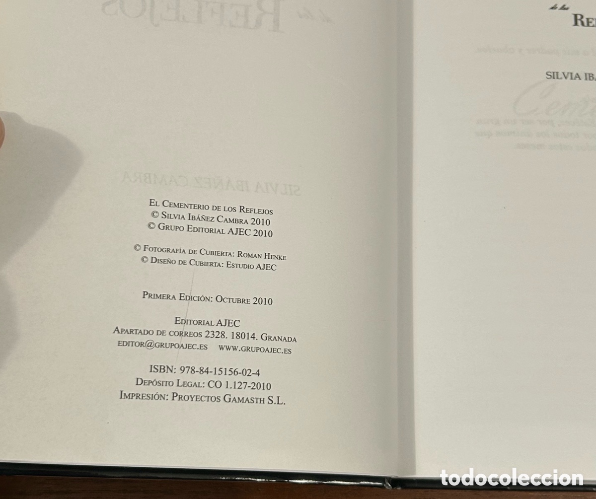 Libros de segunda mano: EL CEMENTERIO DE LOS REFLEJOS. SILVIA IB&Aacute;&Ntilde;EZ CAMBRA. EDITORIAL AJEC - Foto 2