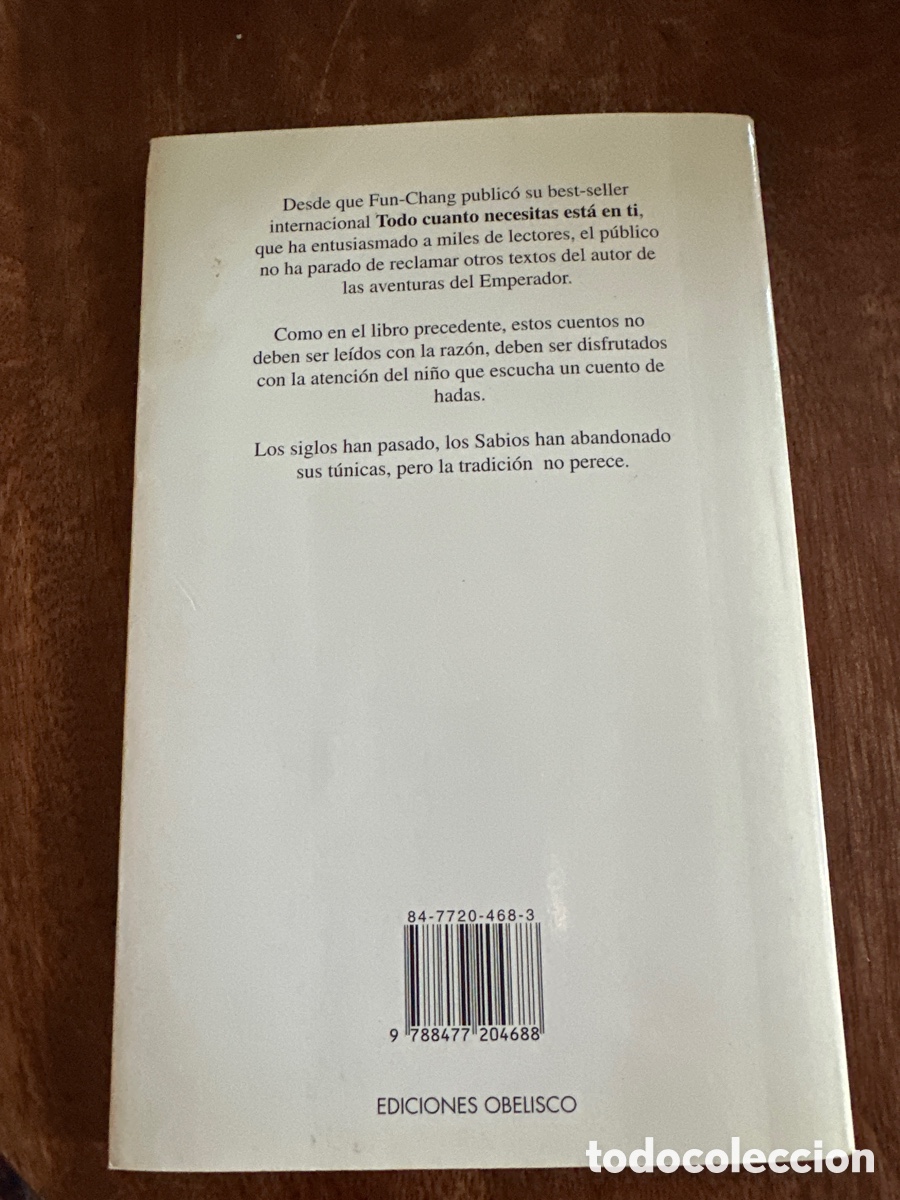Libros de segunda mano: Los sabios de la t&uacute;nica color ciruela - Foto 2