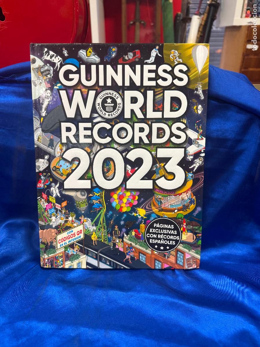 Libros de segunda mano: Guinness World Records 2023 - Foto 2