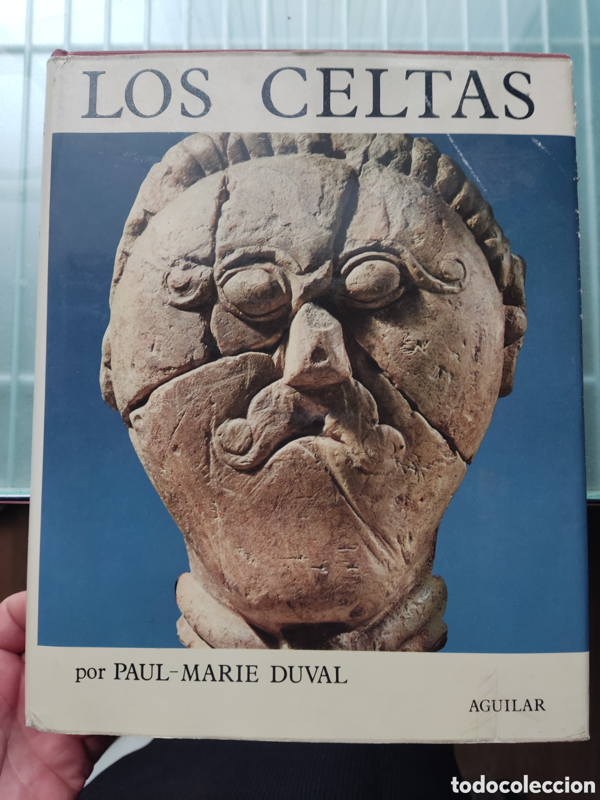 Libros de segunda mano: Los celtas primera edici&oacute;n del a&ntilde;o 1977 - Foto 1