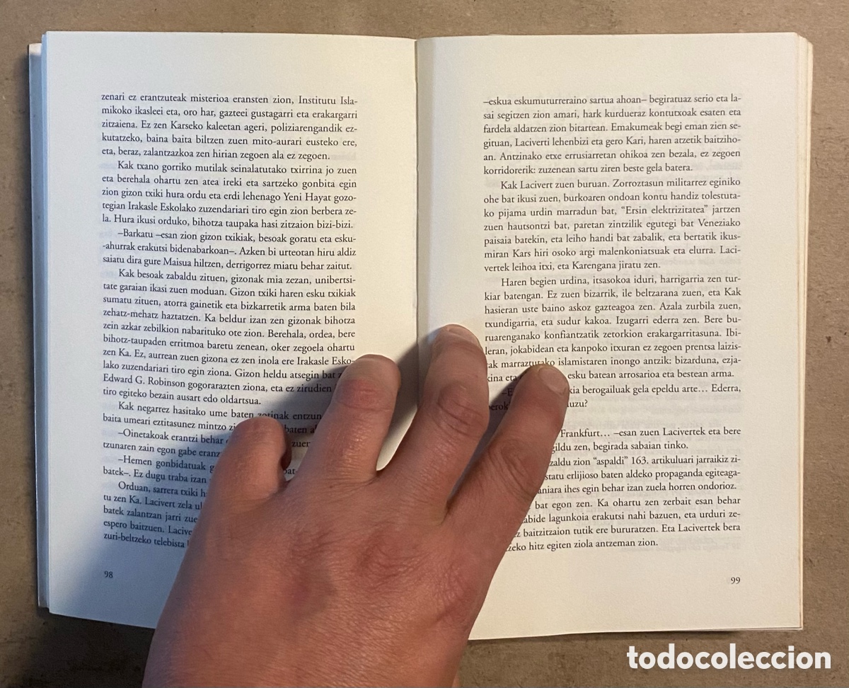 Libros de segunda mano: ELURRA. ORHAN PAMUK. ELKAR ARGITALETXEA 2007. - Foto 3