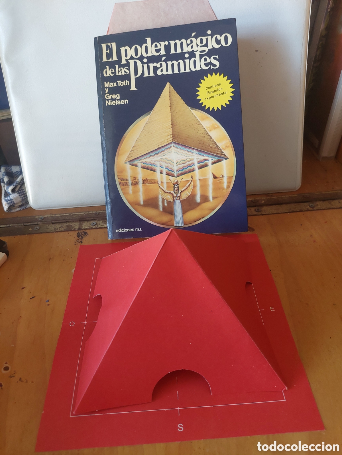 Libros de segunda mano: EL PODER MAGICO DE LAS PIRAMIDES Max Toth y Greg Nielsen con Pir&aacute;mide Experimental - Foto 1